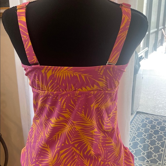 Studio Park and Yellow Swimsuit with Stylish Design NWOT - Picture 5 of 8